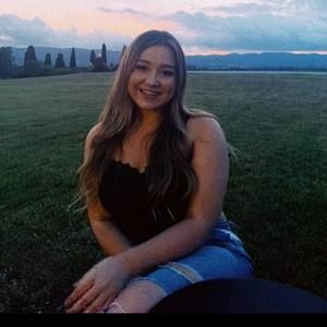 Meet your Posher, Isabelle